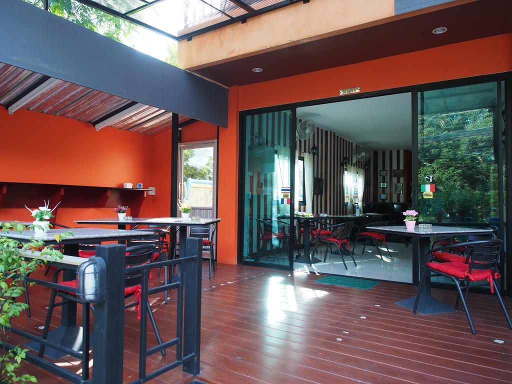 Corsica Guesthouse Pantai Kata Bagian luar foto