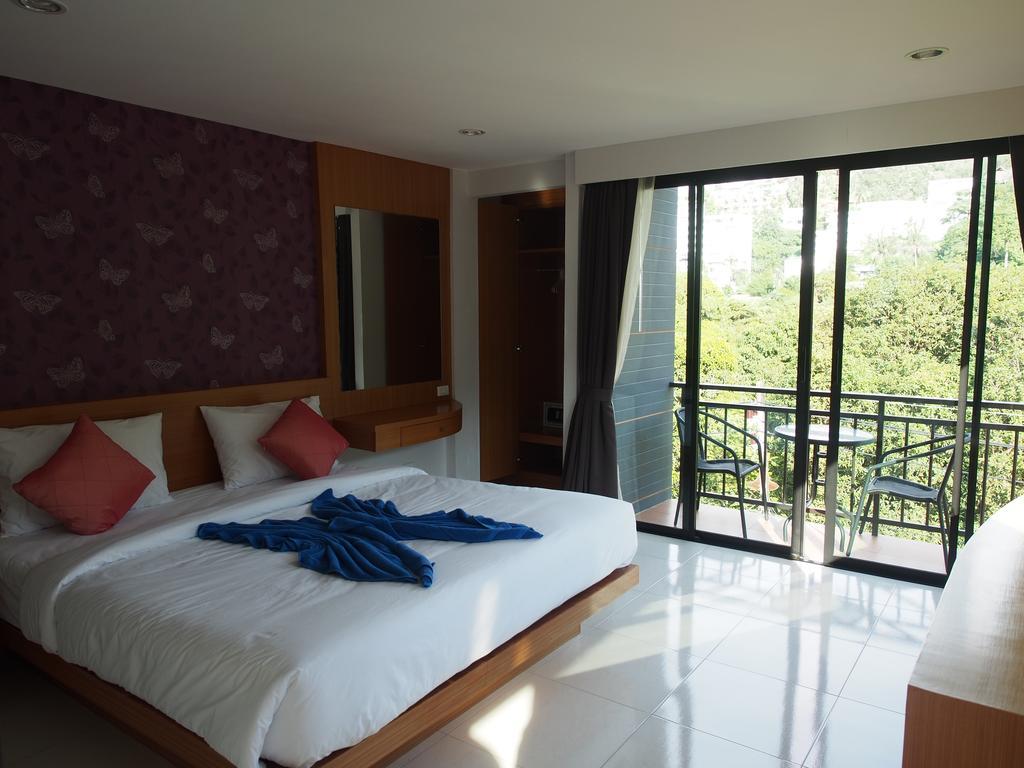 Corsica Guesthouse Pantai Kata Ruang foto