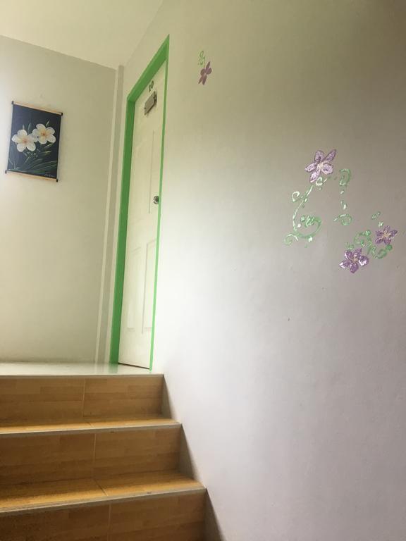 Corsica Guesthouse Pantai Kata Bagian luar foto