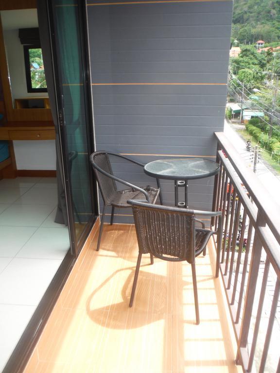 Corsica Guesthouse Pantai Kata Bagian luar foto