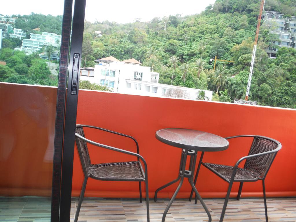 Corsica Guesthouse Pantai Kata Bagian luar foto