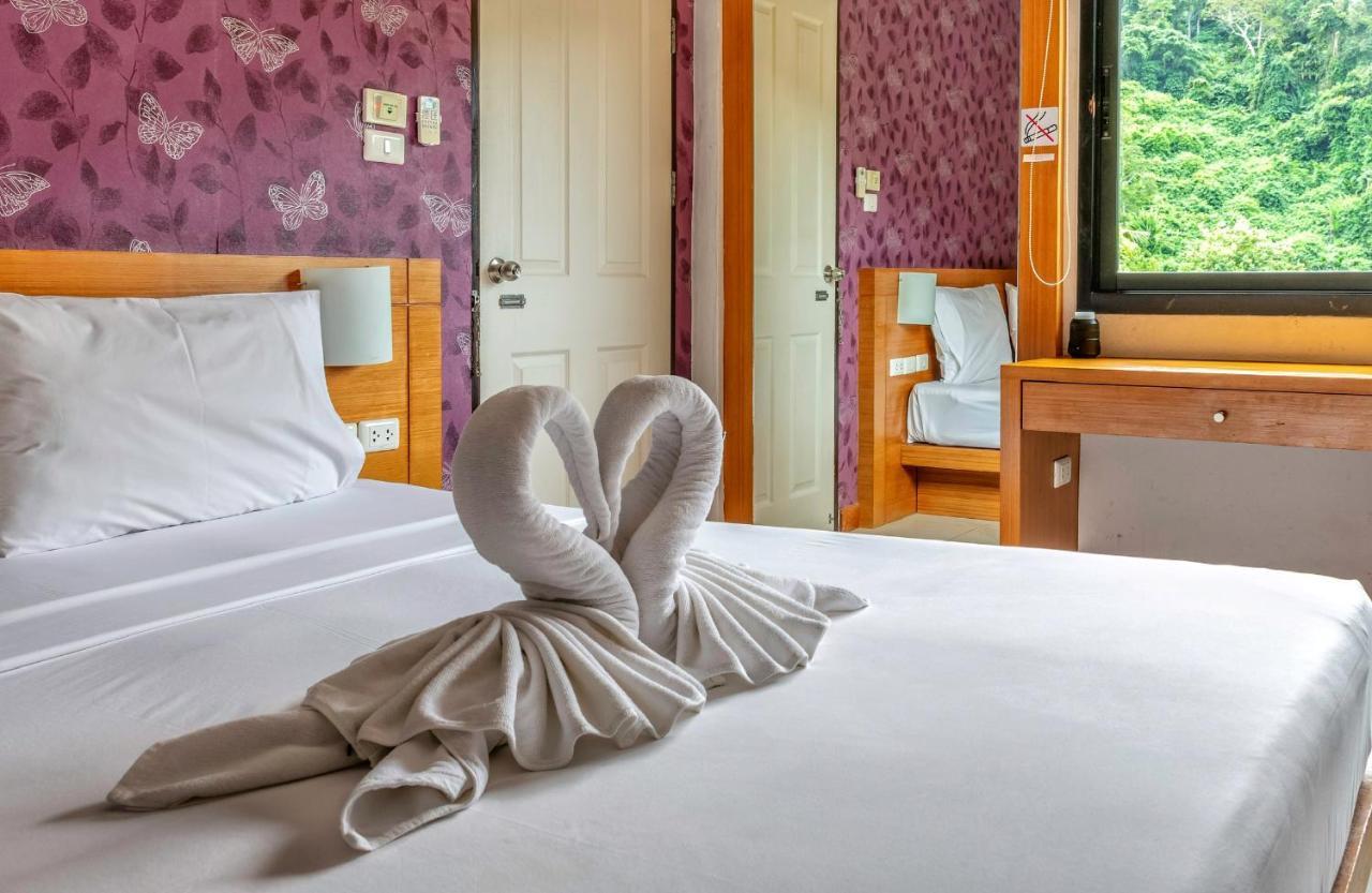 Corsica Guesthouse Pantai Kata Bagian luar foto