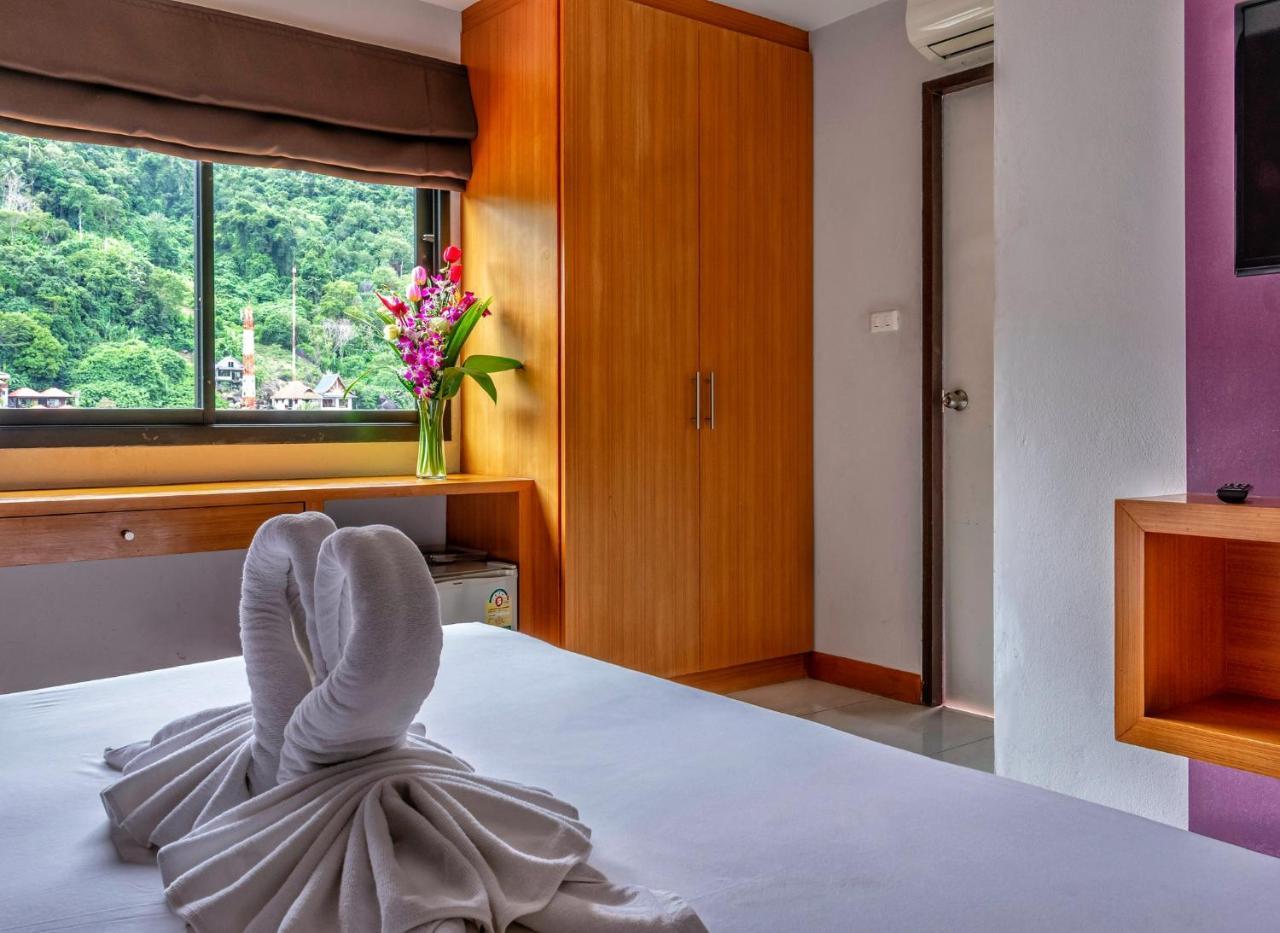 Corsica Guesthouse Pantai Kata Bagian luar foto